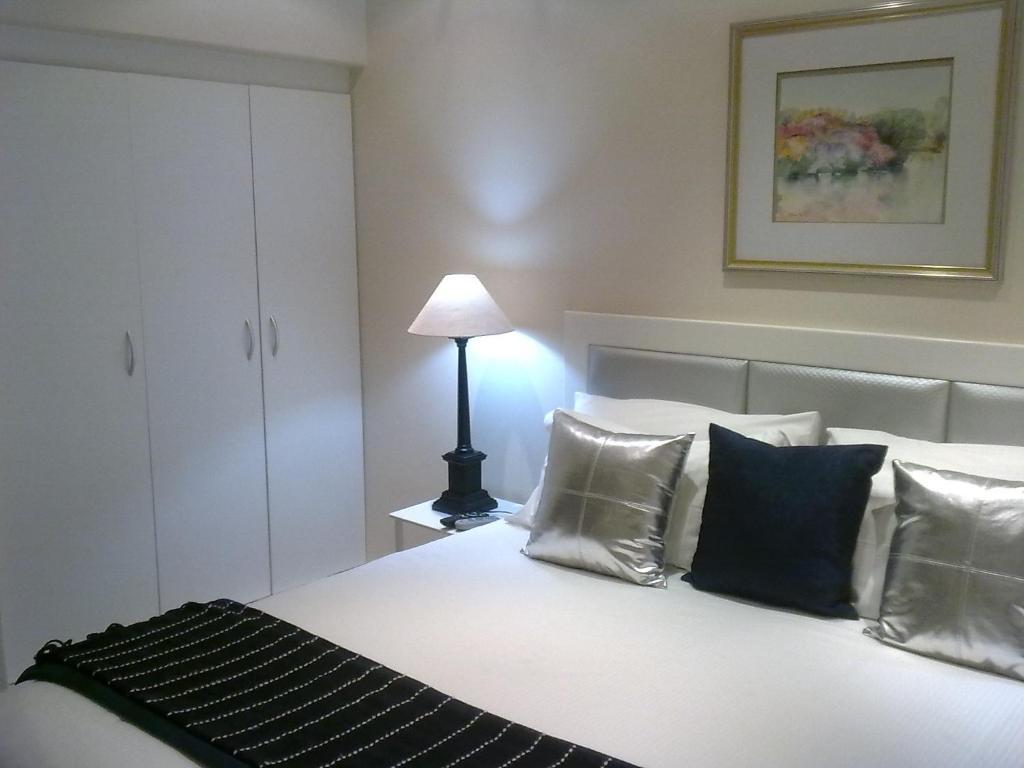 Rosebank Lodge Guesthouse By Claires ヨハネスブルグ 部屋 写真
